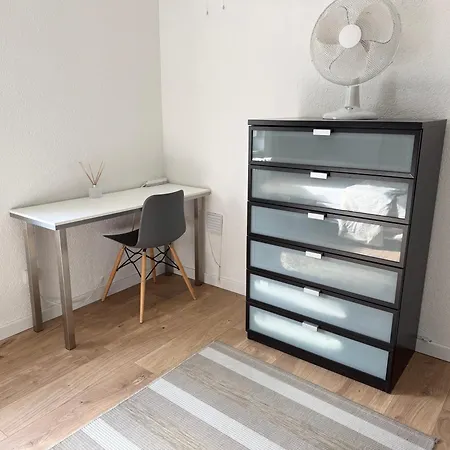 شقة Bes,, Chaleureux Et Confortable Avec Entree Independante